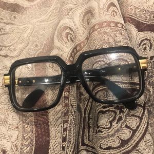 Top of the line shades black and gold. Good Quality accessory for a good look…..